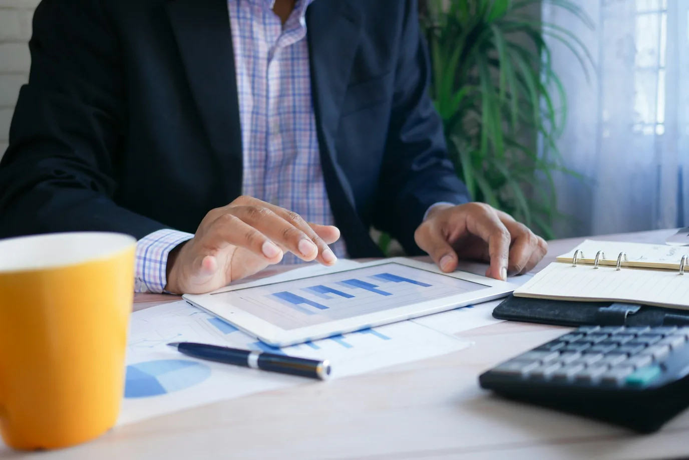 How do custom software development services improve decision making capabilities?