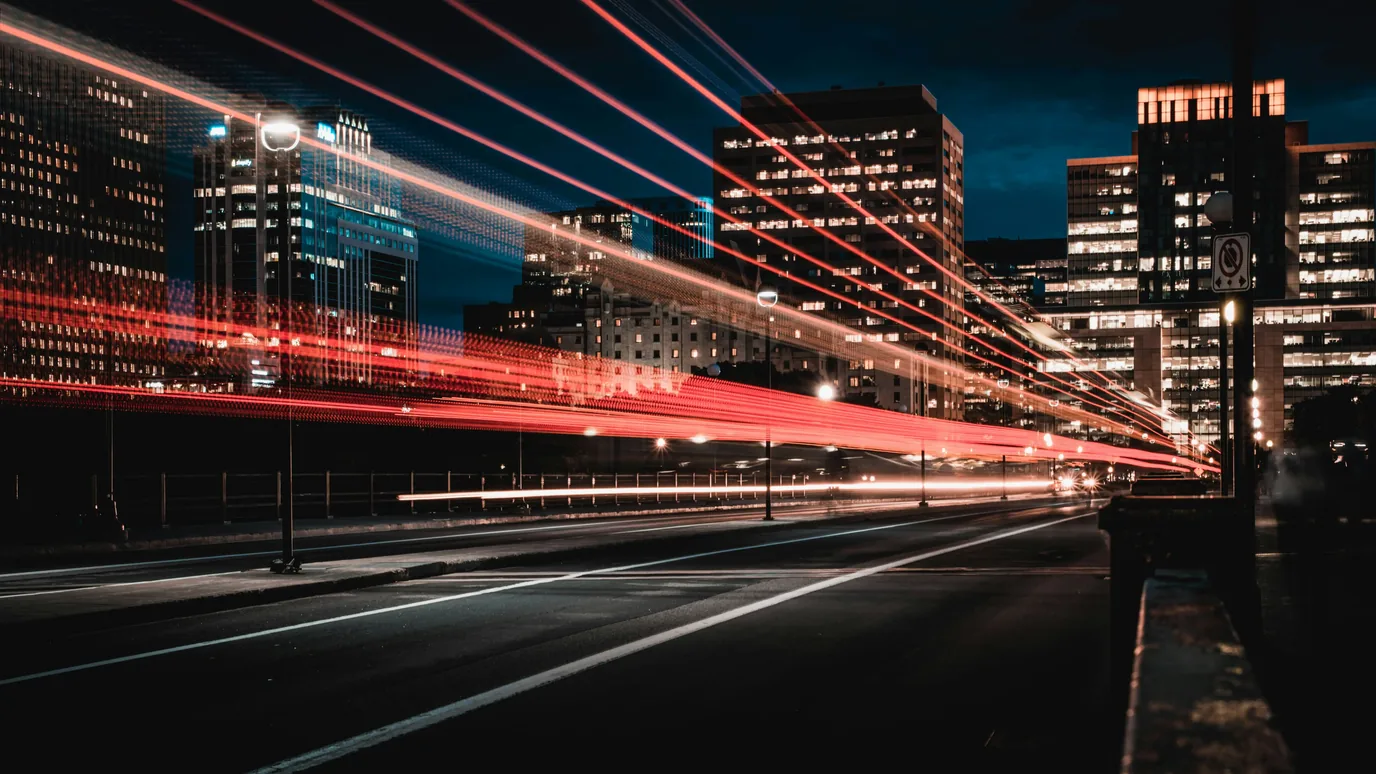 Wie revolutionieren skalierbare Cloud-Lösungen die Reise- und Transportbranche für Unternehmen?